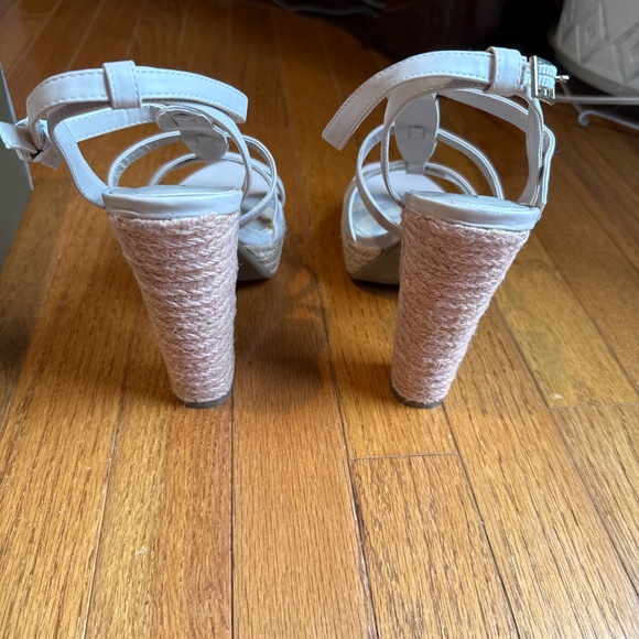 LC Lauren Conrad Josephine Platform Heels - Picture 2 of 4